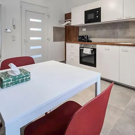 Green Home Apartman *