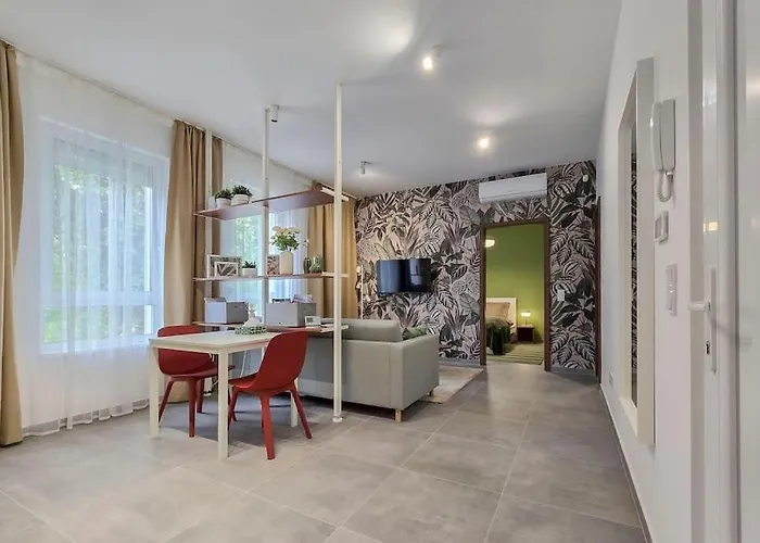 Apartament Green Home *
